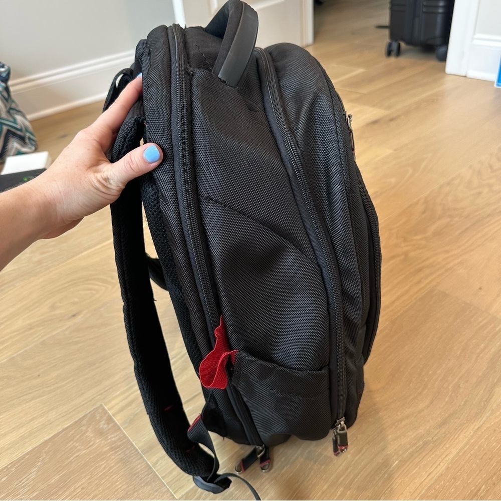 Samsonite Laptop Backpack Travel Work Office Black Pockets Zip TSA EUC - Picture 3 of 16